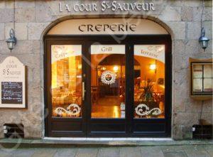 Facade de la crêperie La cour Saint Sauveur