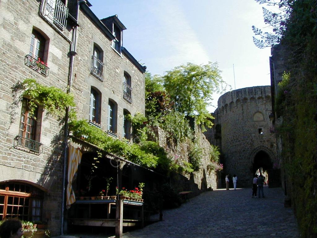 Dinan